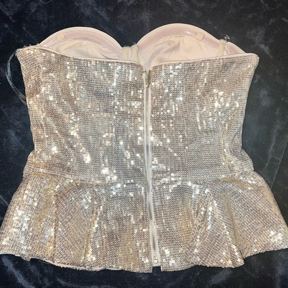 Gorgeous Gold Bustier - Picture 3 of 8